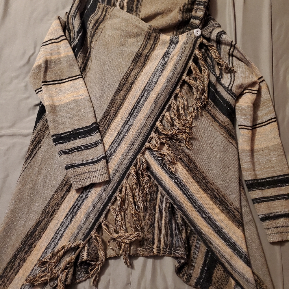 Shawl sweater
